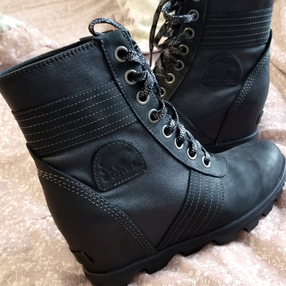 Sorel Lexie Wedge Bootie Size 8.5